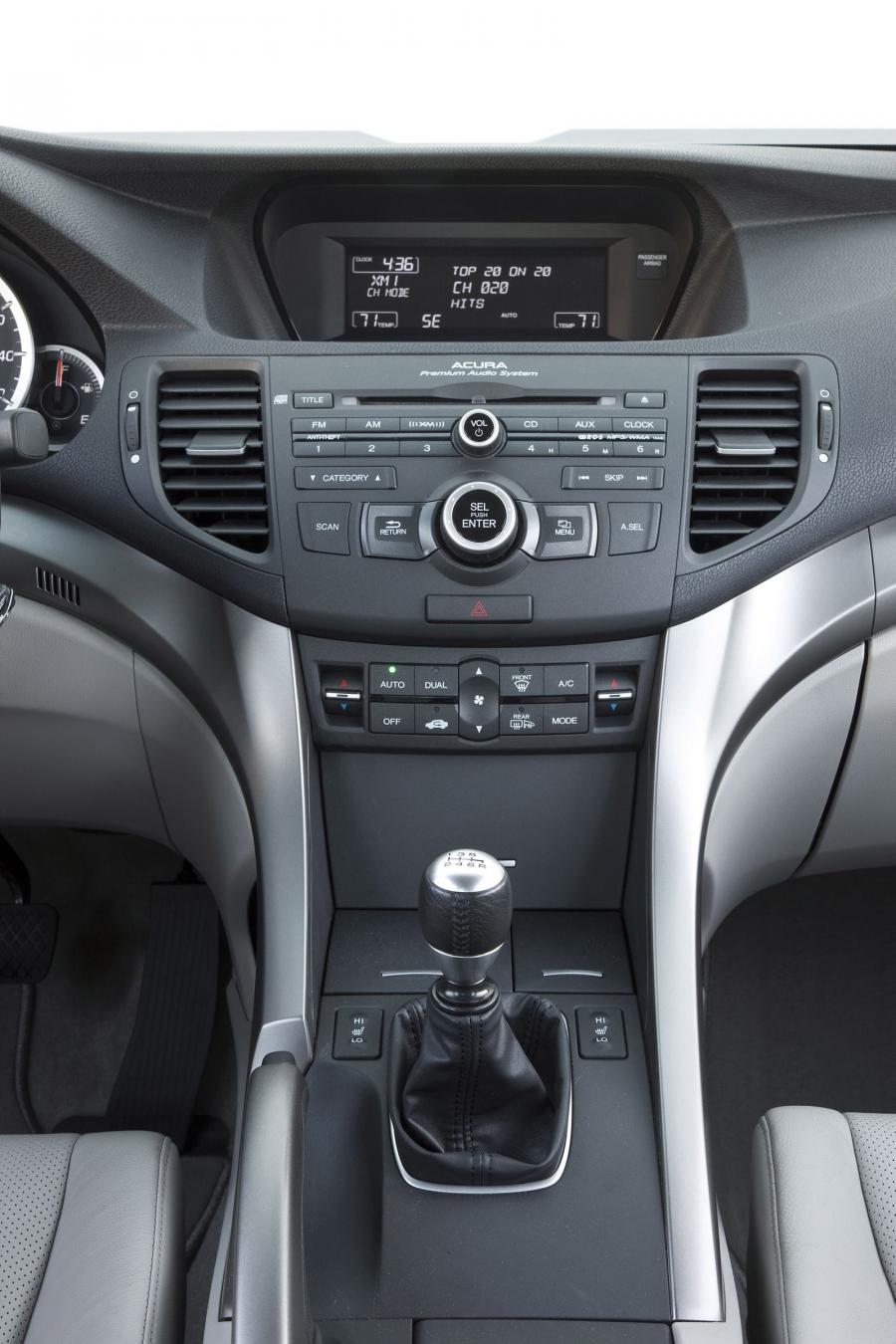 Детали интерьера Acura TSX 2008 года  (фото 116 из 210)